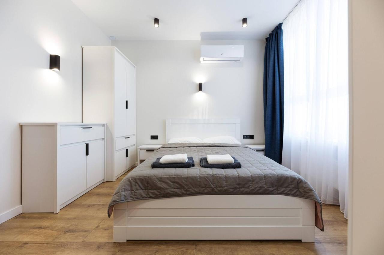 Apartamento Квартири Люкс Метро Чернігівська Kiev Exterior foto