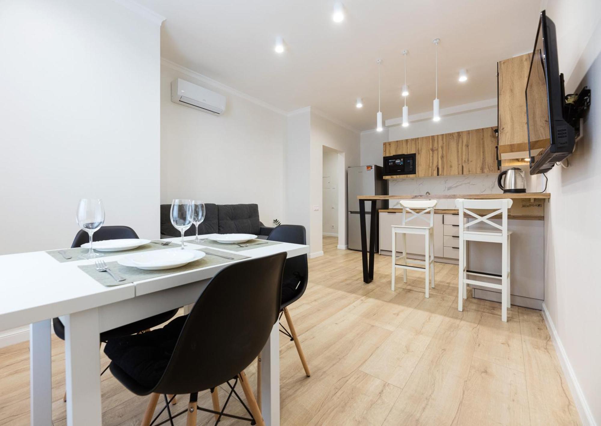 Apartamento Квартири Люкс Метро Чернігівська Kiev Exterior foto