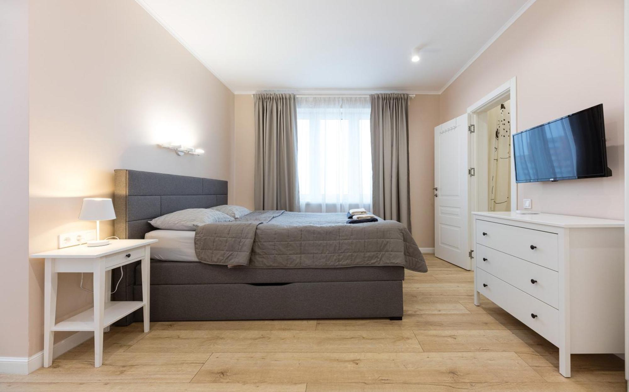 Apartamento Квартири Люкс Метро Чернігівська Kiev Exterior foto
